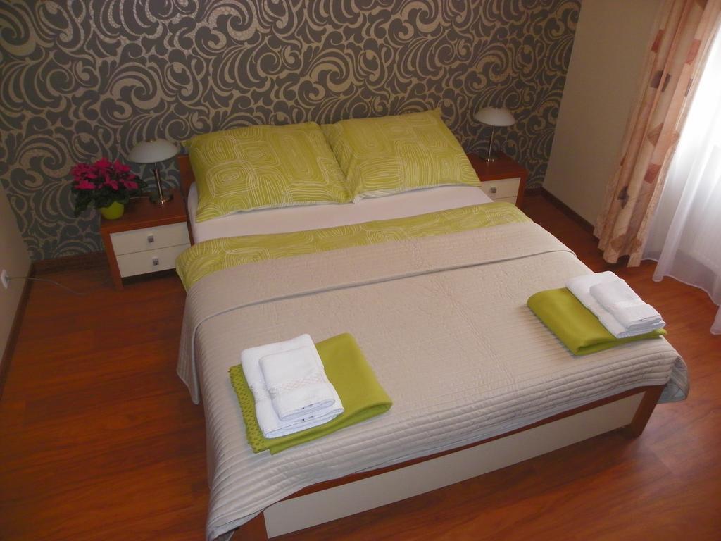 Centrum Panzio Mohács Chambre photo